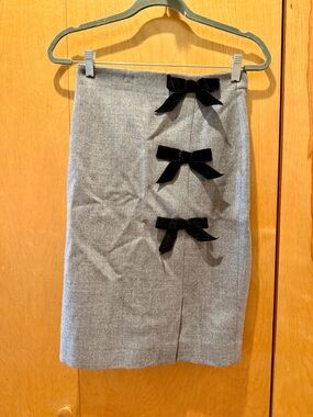 NWOT J. Crew Gray Pencil Skirt with Black Velvet Bows Size 0
